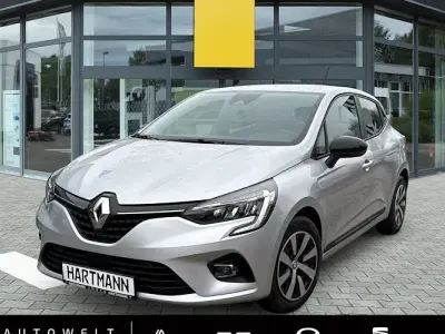 Gebraucht Renault Clio V Equilibre 67 PS (49 kW) 2023 Grau Limousine
