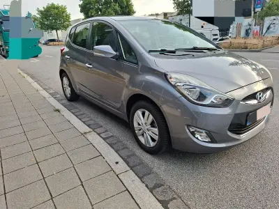 Gebraucht Hyundai ix20 Edition 90 PS (66 kW) 2015 Grau Kleinwagen