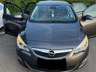 Grau Gebraucht 2010 Opel Astra Kleinwagen | 4.250 € (Fairer Preis)