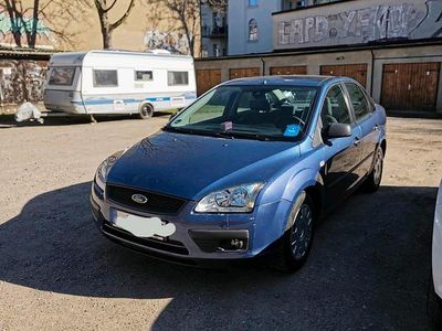 Second-hand Ford Focus 101 CP (74 kW) 2006 Albastru Berlinǎ