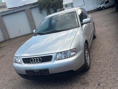 Second-hand Audi A3 101 CP (74 kW) 1999 Argintiu Hatchback