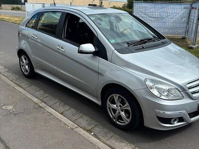 Mercedes B180