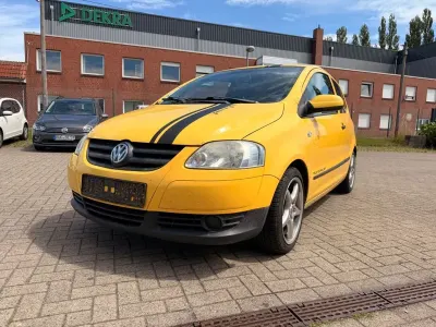 Gebraucht VW Fox Basis 54 PS (39 kW) 2007 Gelb Kleinwagen