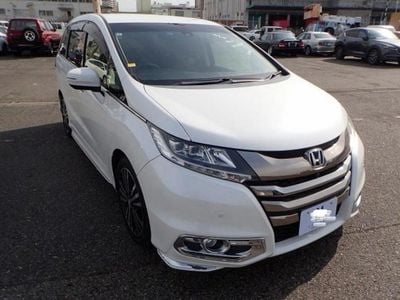 Gebraucht Honda Odyssey Advance 175 PS (128 kW) 2015 Weiß Van / Kleinbus