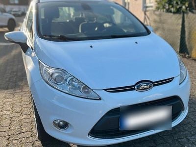 Gebraucht Ford Fiesta 82 PS (60 kW) 2011 Weiß Kleinwagen