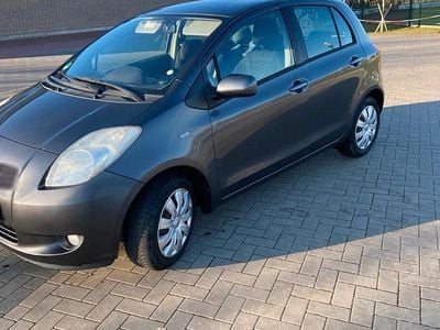 Gebraucht Toyota Yaris 87 PS (63 kW) 2008 Grau Kleinwagen