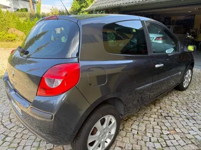 Gebraucht Renault Clio II Dynamique 101 PS (74 kW) 2008 Grau Limousine