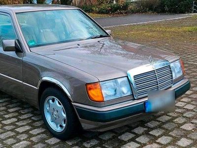 Usata Mercedes E230 136 CV (100 kW) 1991 Marrone Berlina