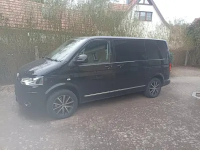 Gebraucht VW Multivan 132 PS (97 kW) 2015 Schwarz Van / Kleinbus