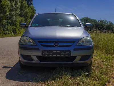 Gebraucht Opel Corsa 80 PS (58 kW) 2004 Silber Kleinwagen