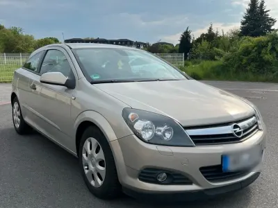 Gebraucht Opel Astra GTC 90 PS (66 kW) 2006 Silber Limousine