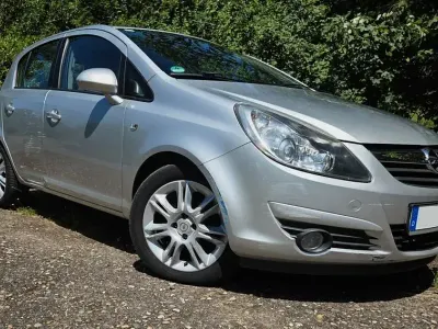 Gebraucht Opel Corsa 80 PS (58 kW) 2009 Silber Kleinwagen