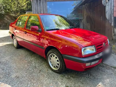 Usado VW Vento 75 HP (55 kW) 1994 Vermelho Sedan