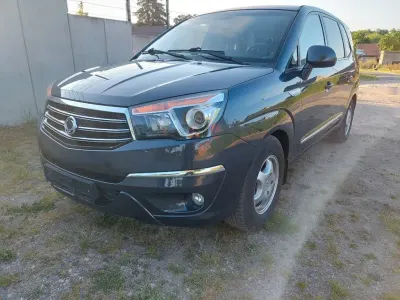 Gebraucht SsangYong Rodius 155 PS (114 kW) 2015 Grau Van / Kleinbus