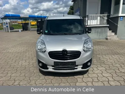 Gebraucht Opel Combo Edition 95 PS (69 kW) 2018 Silber Van / Kleinbus