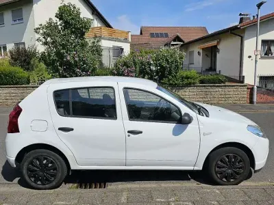 Gebraucht Dacia Sandero 75 PS (55 kW) 2010 Limousine