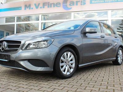 Gebraucht Mercedes A180 Style 122 PS (89 kW) 2015 Grau Limousine