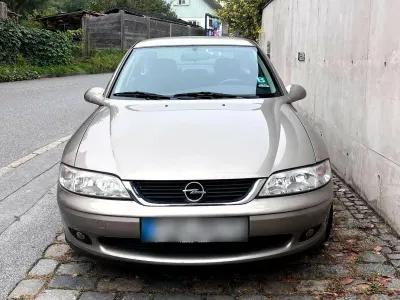 Gebraucht Opel Vectra 115 PS (84 kW) 1998 Beige Limousine