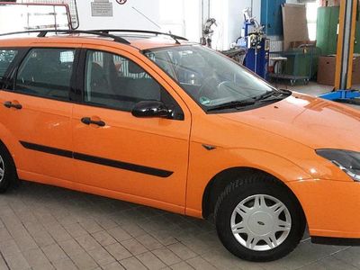 Orange Gebraucht 2000 Ford Focus Kombi | 2.100 € (Teuer)