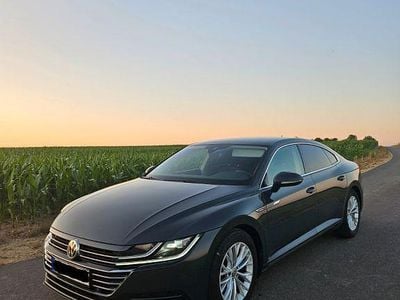 Usado VW Arteon 150 HP (110 kW) 2017 Cinzento Citadino