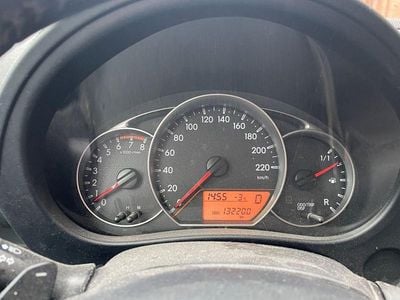 Silber Gebraucht 2012 Toyota Verso-S Multidrive S Van / Kleinbus | 7.000 € (Guter Preis)