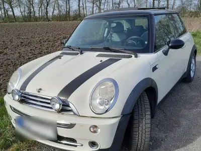 Używany Mini Cooper 116 KM (85 kW) 2005 Biały Hatchback