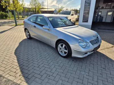 Gebraucht Mercedes C180 143 PS (105 kW) 2003 Silber Coupé