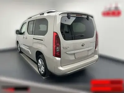Gebraucht Toyota Proace Team 131 PS (96 kW) 2021 Beige metallic Van / Kleinbus