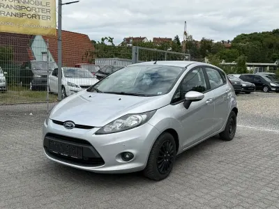 Gebraucht Ford Fiesta Trend 95 PS (69 kW) 2013 Silber Limousine