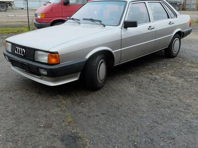 Silber Gebraucht 1986 Audi 80 Limousine | 2.750 €