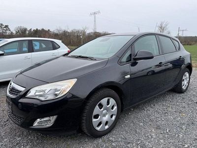 Gebraucht Opel Astra 140 PS (102 kW) 2011 Schwarz Limousine