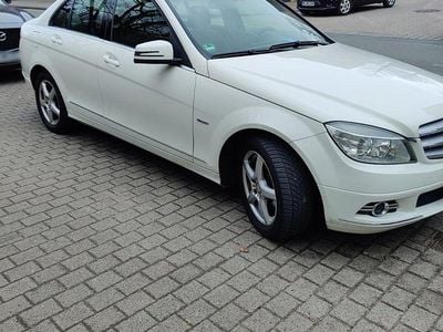 Gebraucht Mercedes 200 136 PS (100 kW) 2010 Weiß Limousine