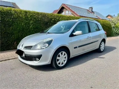 Gebraucht Renault Clio 75 PS (55 kW) 2008 Silber Kombi