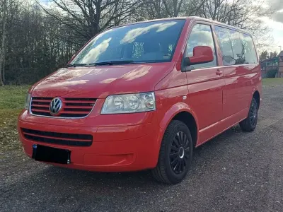 Gebraucht VW T5 105 PS (77 kW) 2005 Rot Van
