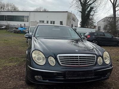 Gebraucht Mercedes E240 177 PS (130 kW) 2002 Schwarz Limousine
