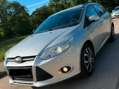 Gebraucht Ford Focus 115 PS (84 kW) 2014 Grau Kombi