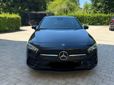 Gebraucht Mercedes A180 AMG line 136 PS (100 kW) 2020 Schwarz Limousine