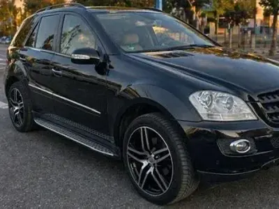 Brugt Mercedes ML350 272 HK (200 kW) 2006 Sort SUV