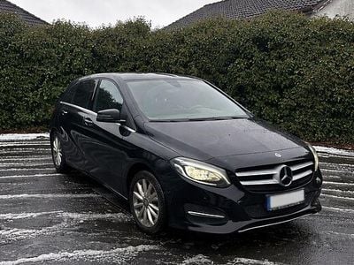 Gebraucht Mercedes B200 136 PS (100 kW) 2018 Schwarz Van / Kleinbus