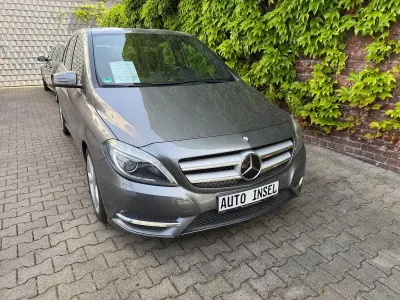Gebraucht Mercedes B200 AMG line 156 PS (114 kW) 2014 Grau Kleinwagen