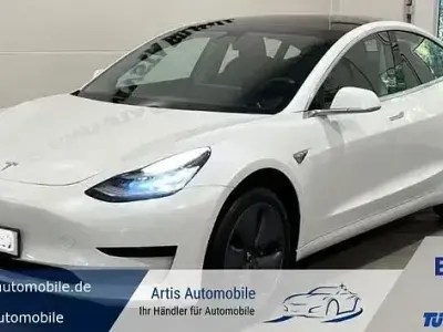 Begagnad Tesla Model 3 Standard Range Plus 225 kW (306 HK) 2020 Vit Sedan