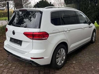 Gebraucht VW Touran Highline 150 PS (110 kW) 2021 Weiß Van / Kleinbus