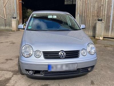 Gebraucht VW Polo 74 PS (54 kW) 2003 Silber Kleinwagen