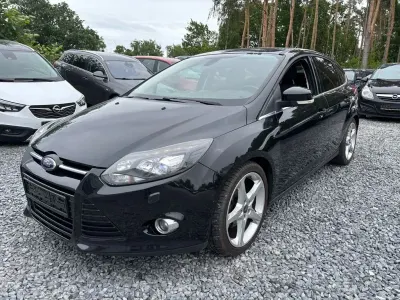 Gebraucht Ford Focus Titanium 125 PS (91 kW) 2013 Schwarz Limousine