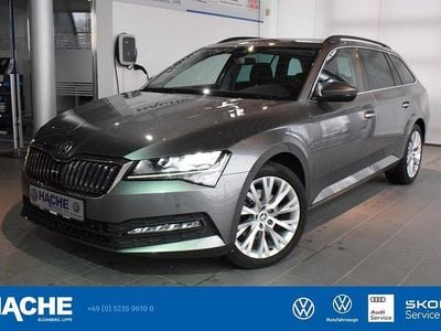 Gebraucht Skoda Superb Ambition 200 PS (147 kW) 2022 Graphitegrau Kombi