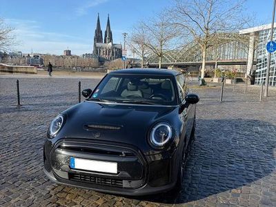 Gebraucht Mini Cooper SE Classic 135 kW (184 PS) 2023 Schwarz Kleinwagen