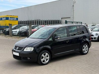 Second-hand VW Touran Highline 116 CP (85 kW) 2005 Negru Monovolum
