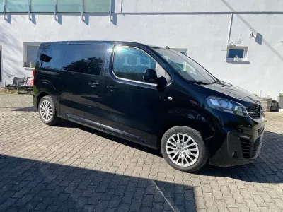 Używany Opel Zafira Life Selection 144 KM (105 kW) 2021 Czarny Minivan