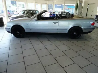 Gebraucht Mercedes CLK200 Elegance 136 PS (100 kW) 1999 Silber Cabrio