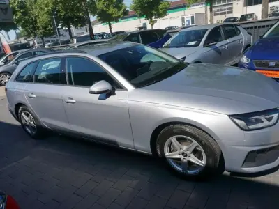 Gebraucht Audi A4 136 PS (100 kW) 2023 Florettsilber metallic Kombi